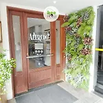 COOND0101 - Lindo apartamento no Atlantic Towers em Ondina por Beehost